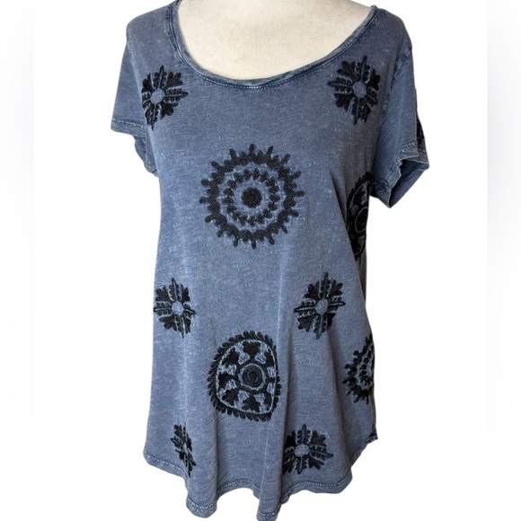 Lucky Brand Tops - Lucky Brand Gray Black Short Sleeve Relaxed Tee size Large